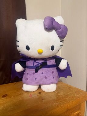 Hello Kitty Vampire Greeter